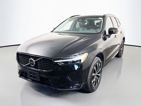Used 2025 Volvo XC60 B5 Plus image 4