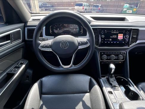 Used 2023 Volkswagen Atlas SE w/ Panoramic Sunroof Package image 6