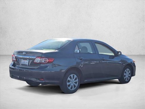 Used 2011 Toyota Corolla LE image 5