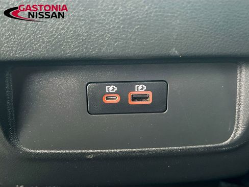 Used 2023 Nissan Frontier PRO-4X w/ Technology Package image 32