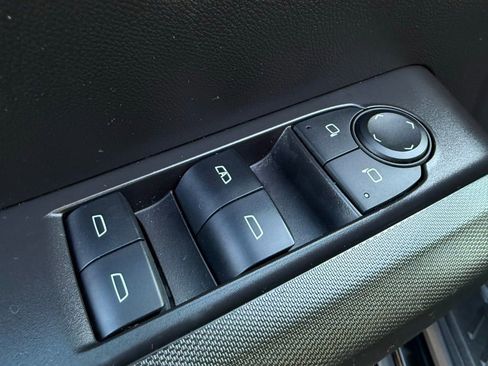 Used 2024 Chevrolet Colorado LT w/ LT Convenience Package image 20