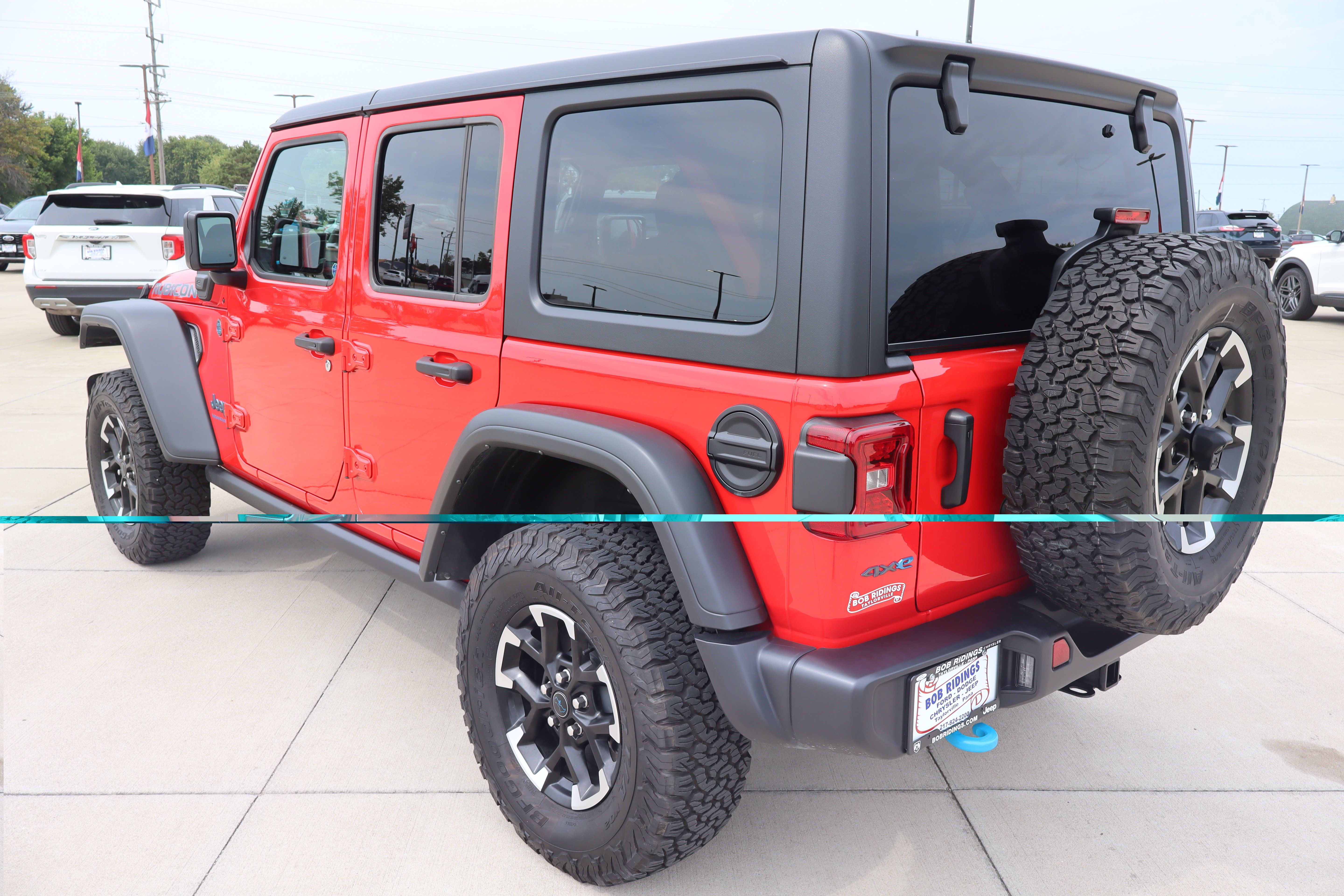 Used 2025 Jeep Wrangler Unlimited Rubicon 4xe w/ Convenience Group AWD/4WD image 7