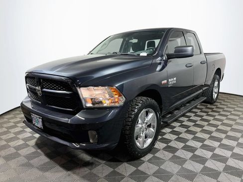 Used 2019 RAM 1500 Express AWD/4WD image 3