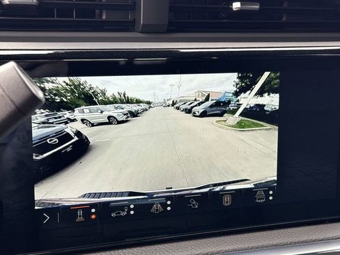 Used 2024 GMC Sierra 2500 Denali w/ Denali Reserve Package AWD/4WD image 17