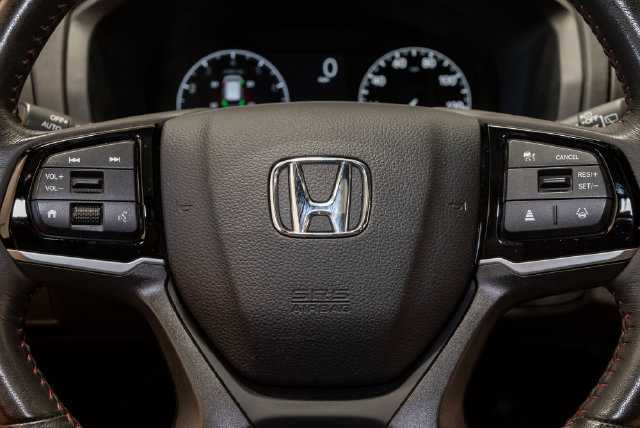 Used 2025 Honda Odyssey Sport-L image 16
