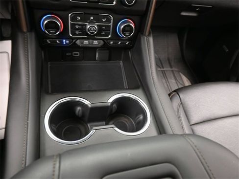 Used 2023 Chevrolet Tahoe High Country image 11