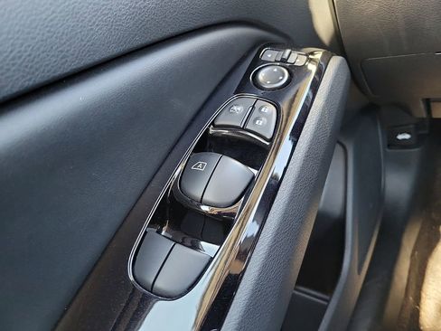 Used 2025 Nissan Altima 2.5 SR image 12