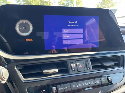 Used 2025 Lexus ES 350 w/ Premium Package FWD image 31