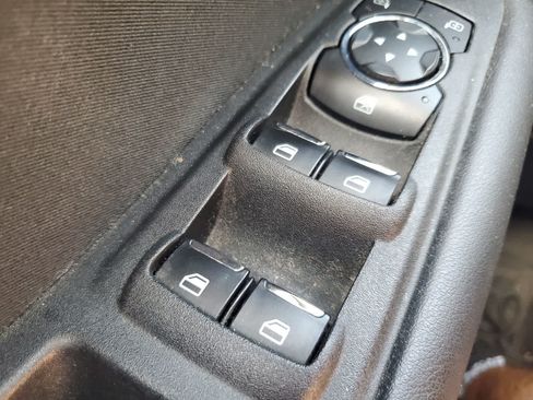 Used 2017 Ford Edge SE FWD image 24