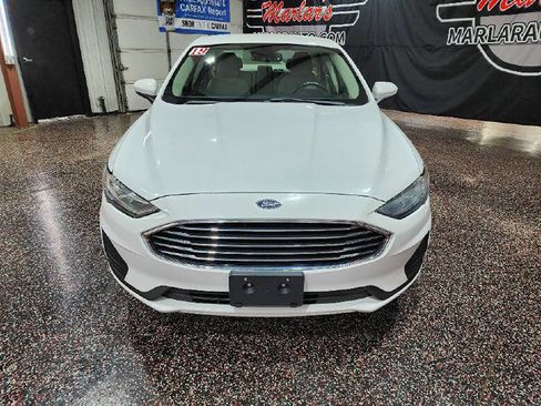 Used 2019 Ford Fusion SE image 2