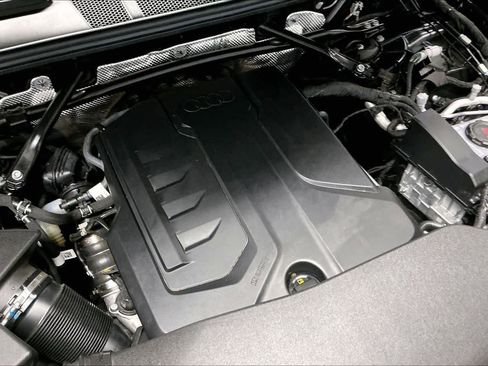 Certified 2025 Audi Q5 Prestige image 34
