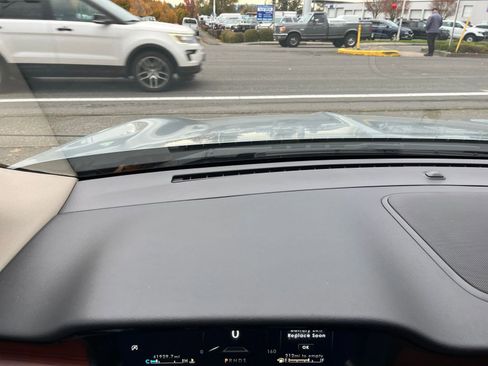 Used 2023 Lincoln Nautilus Reserve w/ Equipment Group 201A image 37