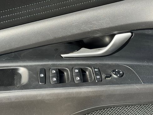 Used 2024 Hyundai Elantra SEL image 29