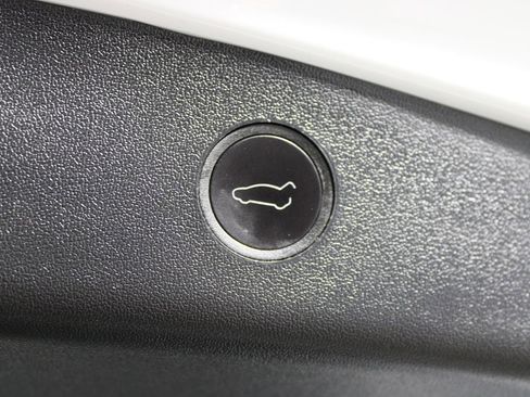 Used 2023 Tesla Model 3 Performance image 22