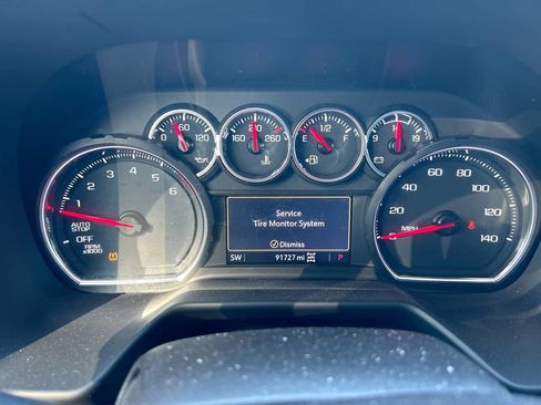 Used 2021 Chevrolet Suburban Z71 w/ Luxury Package AWD/4WD image 20