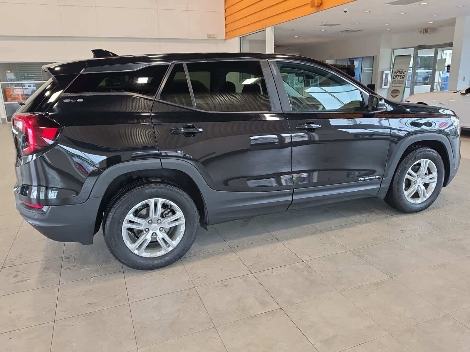 Used 2023 GMC Terrain SLE FWD image 7