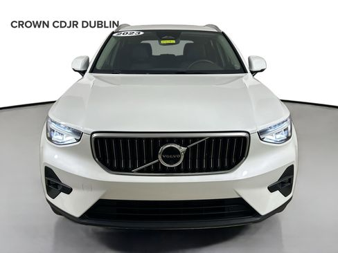 Used 2023 Volvo XC40 B5 Plus w/ Climate Package AWD/4WD image 2
