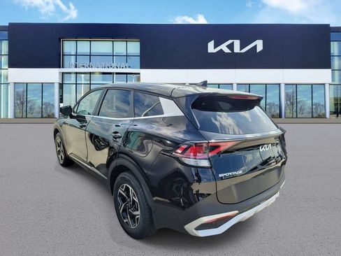 Used 2023 Kia Sportage LX AWD/4WD image 4