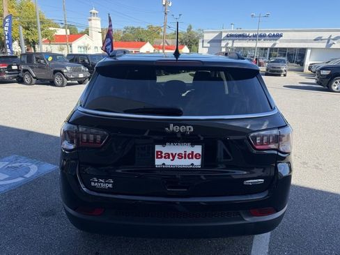 Used 2022 Jeep Compass Latitude image 6