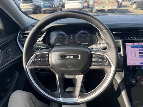 Used 2023 Jeep Grand Cherokee L Limited w/ Luxury Tech Group II image 31