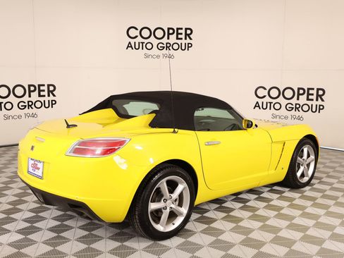 Used 2009 Saturn Sky w/ Premium Trim Package RWD image 16