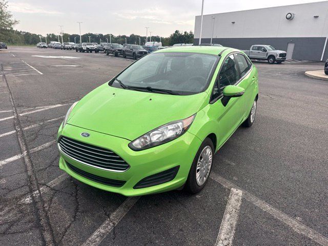 Used 2014 Ford Fiesta SE FWD image 2