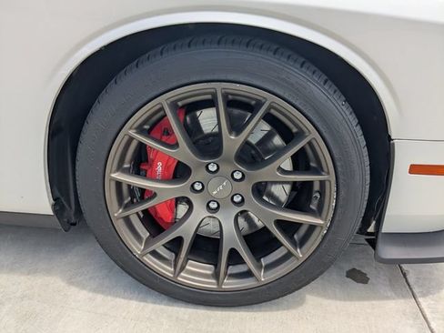 Used 2016 Dodge Challenger SRT Hellcat RWD image 12
