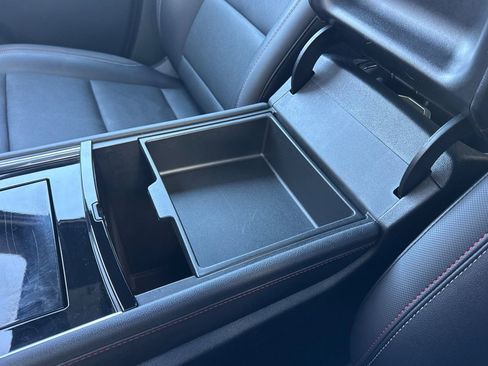 Used 2025 Chevrolet Traverse Z71 image 34