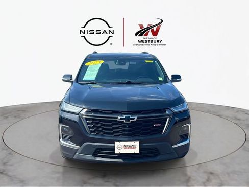 Used 2023 Chevrolet Traverse RS AWD/4WD image 2