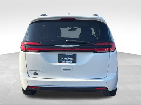 Used 2021 Chrysler Pacifica Touring-L FWD image 25