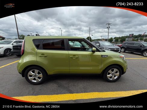 Used 2018 Kia Soul FWD image 6