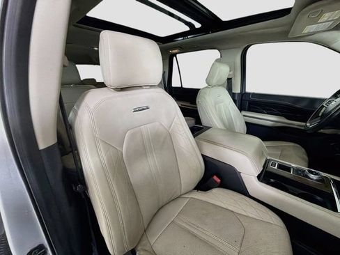 Used 2018 Ford Expedition Max Platinum RWD image 30