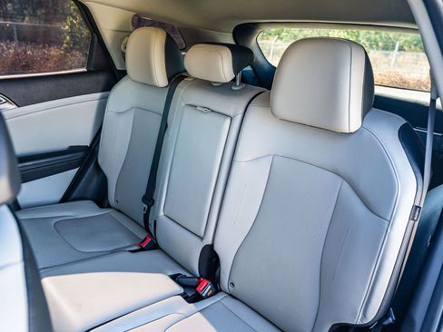 Used 2024 Kia Sportage EX image 18