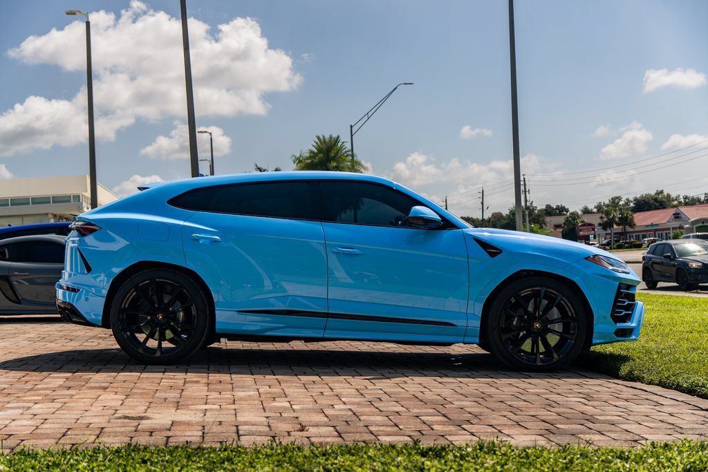 Used 2022 Lamborghini Urus AWD/4WD image 6