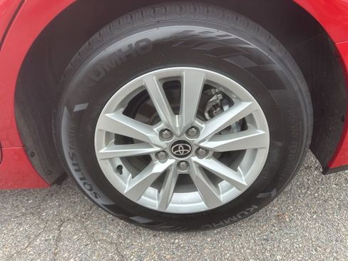 Used 2025 Toyota Camry LE image 16