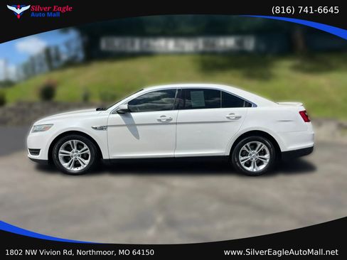 Used 2014 Ford Taurus SEL w/ Equipment Group 201A FWD image 2