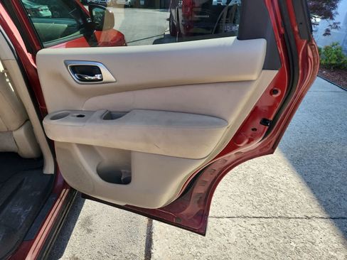 Used 2016 Nissan Pathfinder SV w/ Cargo Package FWD image 22