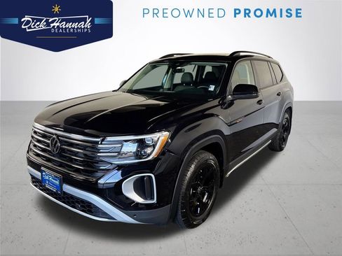 Certified 2025 Volkswagen Atlas Peak Edition SE AWD/4WD image 1