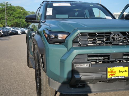 Certified 2026 Toyota 4Runner TRD Off-Road Premium w/ Tow Technology Package AWD/4WD image 17