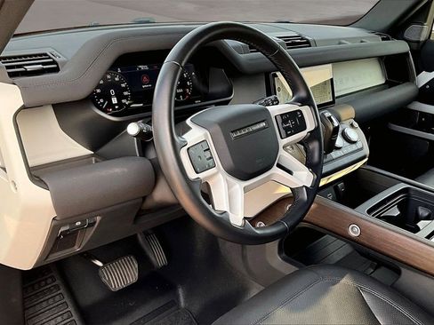 Used 2023 Land Rover Defender 110 S image 13