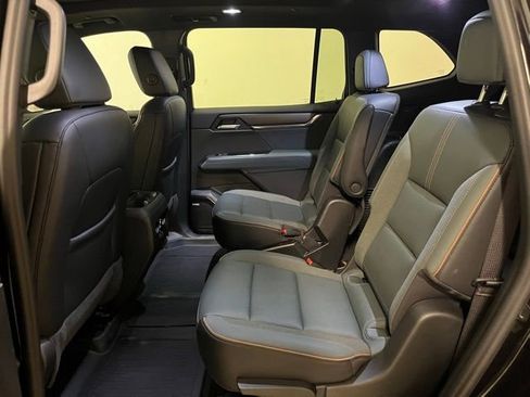 Used 2024 GMC Acadia AT4 w/ Luxury Package AWD/4WD image 23