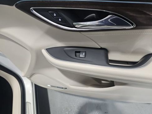 Used 2023 Buick Envision Avenir AWD/4WD image 29