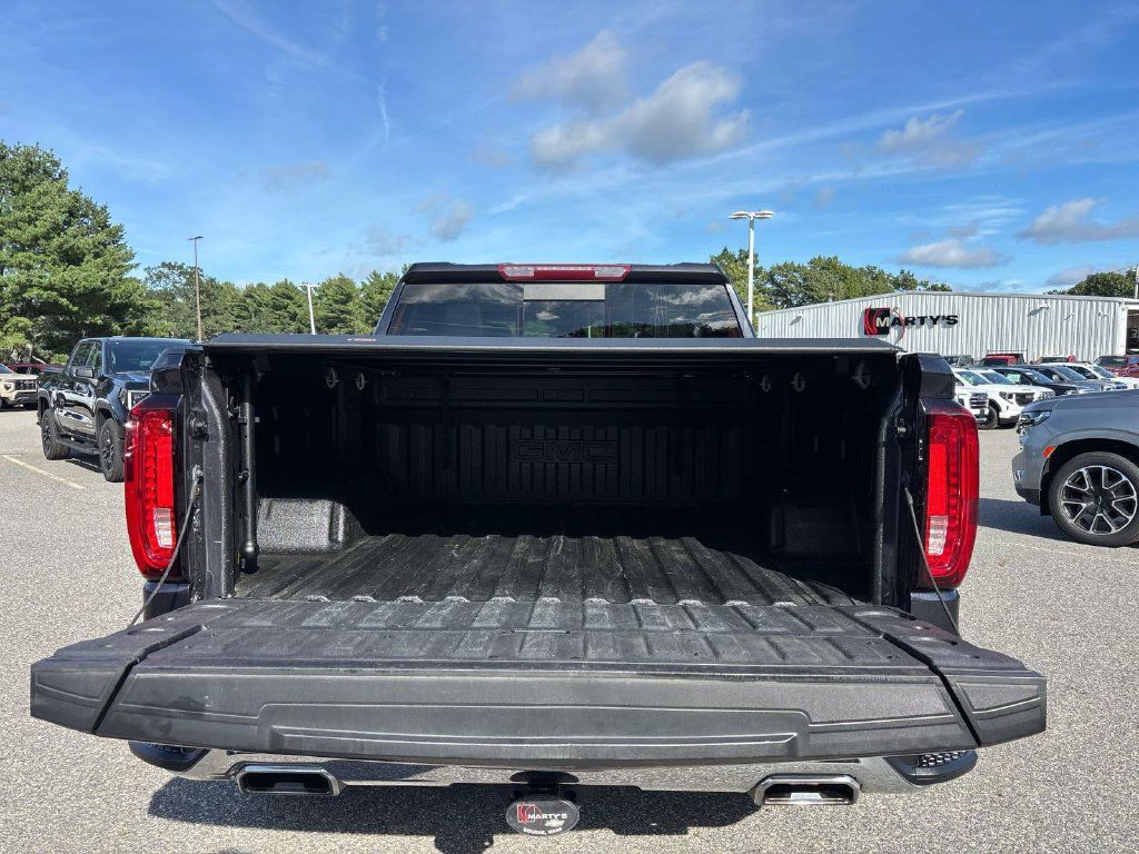 Used 2023 GMC Sierra 1500 SLT w/ SLT Premium Package AWD/4WD image 17