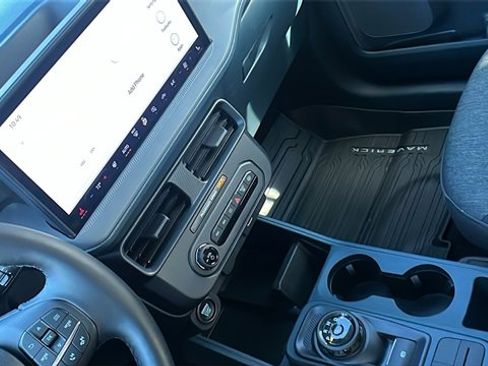 Certified 2025 Ford Maverick XLT w/ Equipment Group 301A image 28