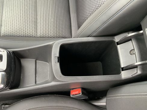 Used 2025 Chevrolet Trax LT w/ LT Convenience Package image 45