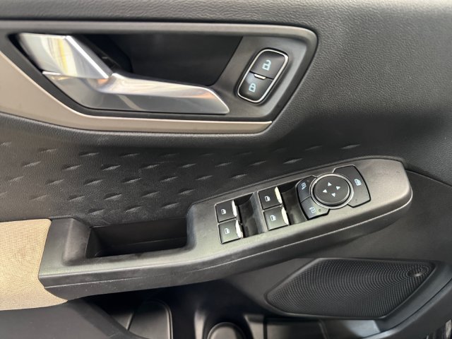 Used 2020 Ford Escape SE FWD image 25