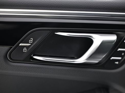 New 2026 Porsche Macan S image 19