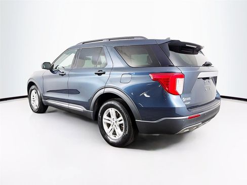 Used 2022 Ford Explorer XLT w/ Equipment Group 202A image 5