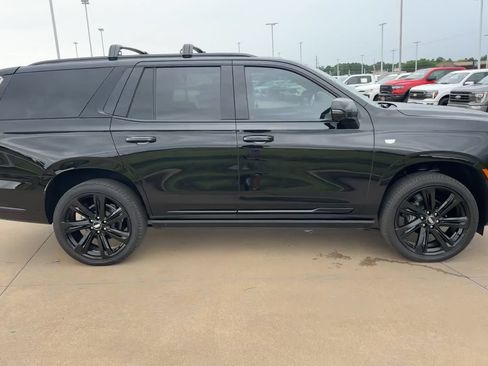Used 2026 Cadillac Escalade Platinum Sport AWD/4WD image 2