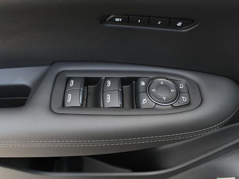 New 2025 Cadillac XT6 Luxury image 11